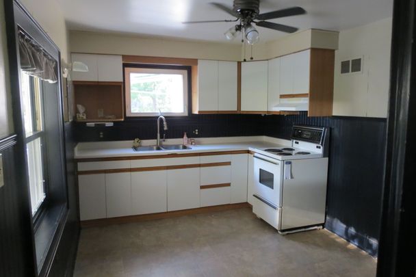 For Lease - 4493 Wonderland Road, London South, Ontario - Photo 1