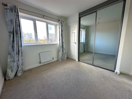 3 bedroom semi-detached house to rent - Photo 4