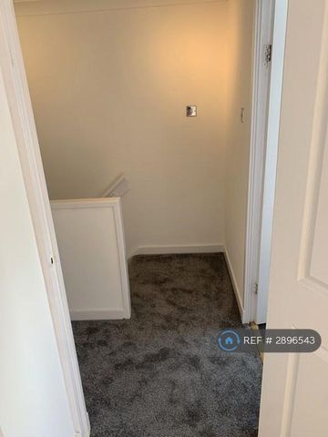 2 bedroom semi-detached house to rent - Photo 5