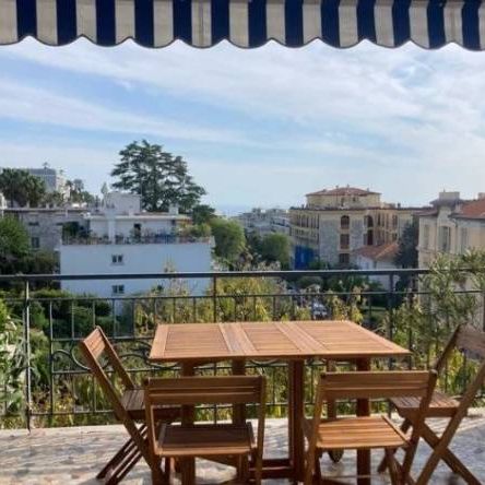 Deux pièces de 70m² à cimiez avec balcon - Photo 1