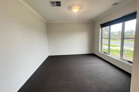 Magnificent Living Spaces, Luxurious Amenities, Unmatched Elegance! - Photo 4