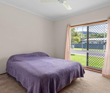 LARGE UNFURNISHED FAMILY HOME ONLY 1KM FROM THE BEACH! - Photo 4