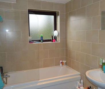 Bronte, Woodlands Village, Wakefield, WF1 - Photo 4