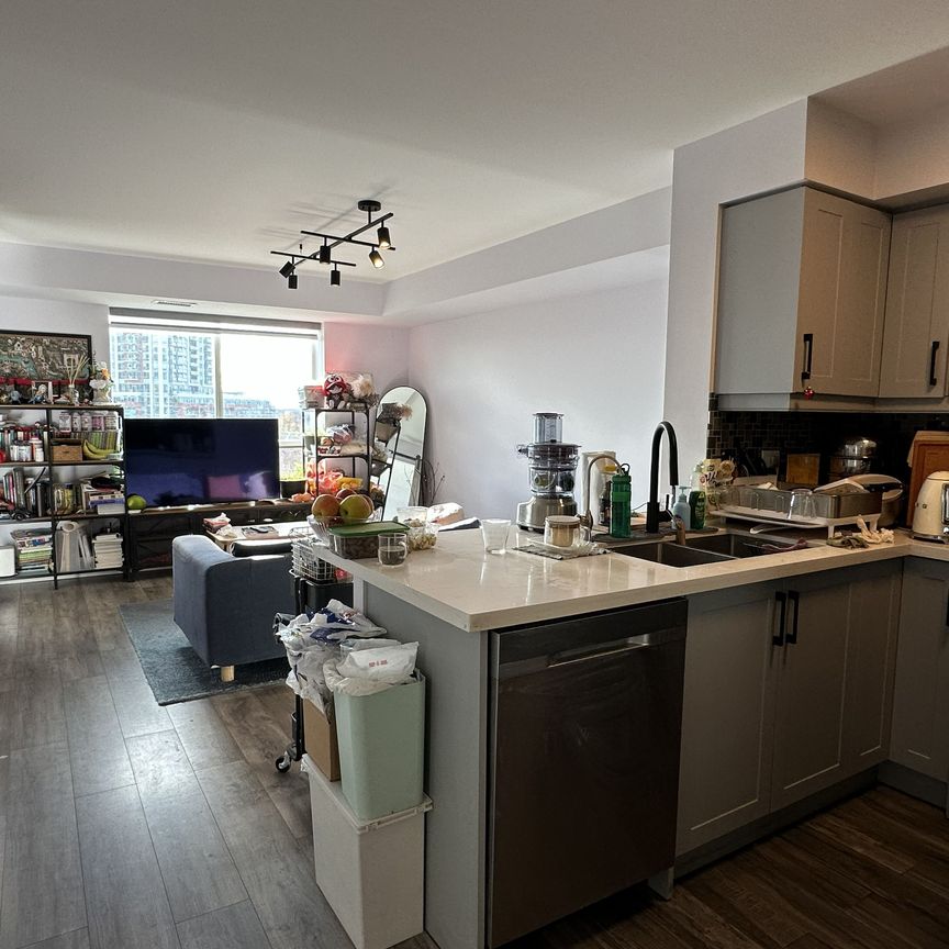 For Lease - 51 Baffin Court Unit# 611, Richmond Hill, Ontario - Photo 1