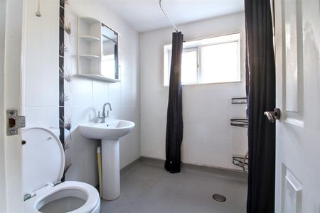 3 Bedroom House to let - Photo 2