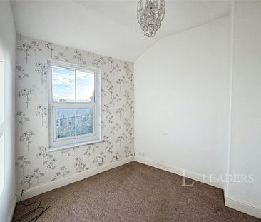 3 bedroom house to rent Skelwith Road, Sheffield, South Yorkshire, S4 - Photo 6