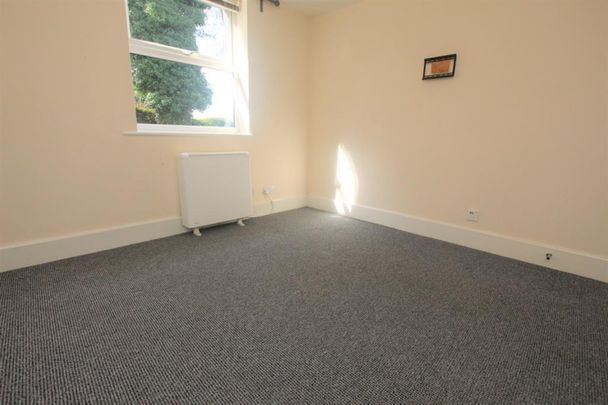 Evesham Road, Astwood Bank, Redditch, B96 6EA - Photo 1