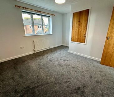 2 bedroom end of terrace house to rent - Photo 3