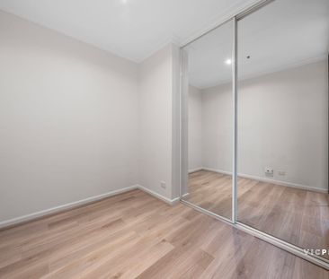 City Living at Its Best – Prime Melbourne CBD Location - Photo 2