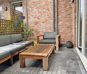 GELIJKVLOERS APPARTEMENT met 2 slaapkamers, terras en 2 staanplaatsen - Photo 3