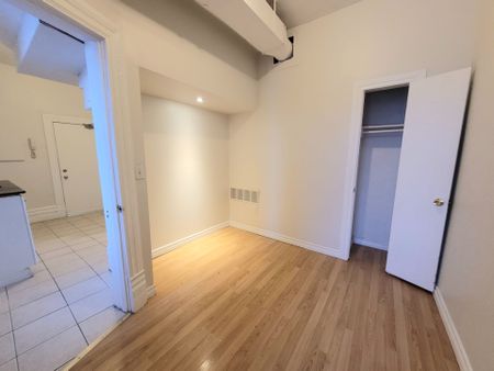 For Lease - 139 1/2 John Street Unit# 4, Hamilton, Ontario - Photo 3