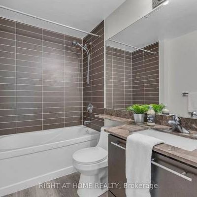 Hurontario & Burnhamthorpe Gorgeous 3Bdrm Open Concept Kitchen,Dining - Photo 4