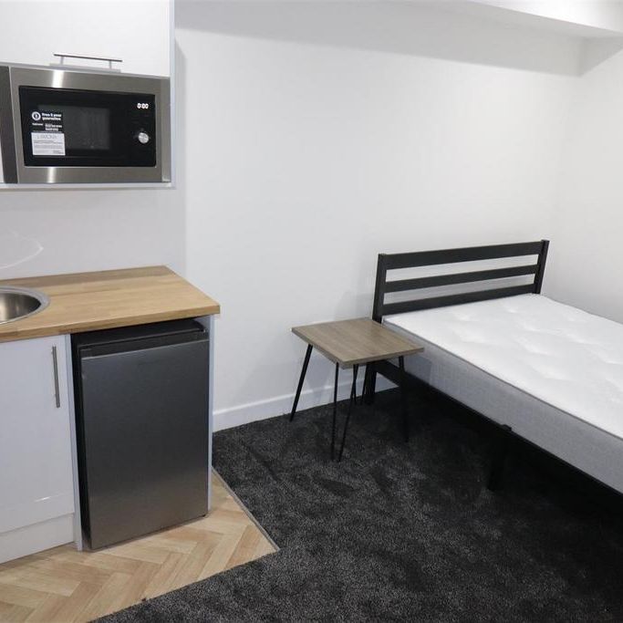 1 bedroom in a house share to rent - Photo 1