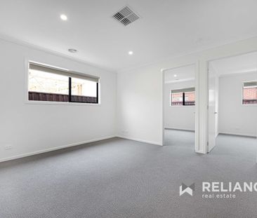 Stunning Brand New Family Home! - Photo 3