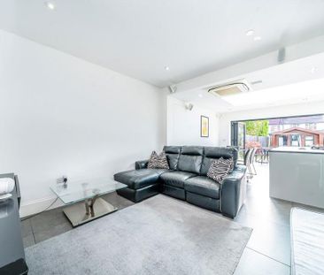 4 bedroom semi-detached house to rent - Photo 1