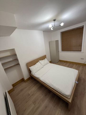 Room in a Shared Flat, London, NW2 - Photo 5