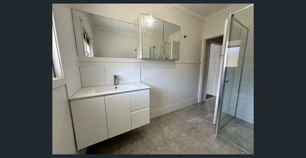 1 bedroom unit in Newmarket - Freshly painted! - Photo 1