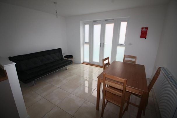 4 bedroom semi-detached house to rent - Photo 1