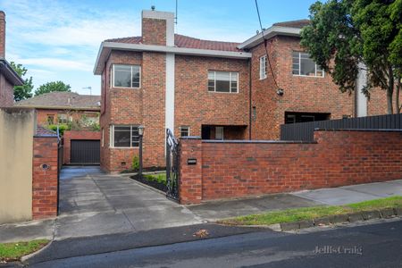 5 Edgecombe Street, Kew VIC 3101 - House For Rent | Domain - Photo 3