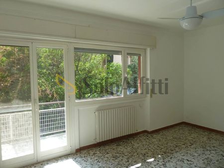 Quadrilocale vicolo San Lazzaro 16, Porto Vecchio, Sanremo - Foto 2