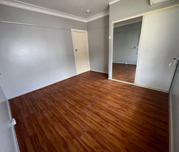 Spacious 3 bedroom home - Photo 2