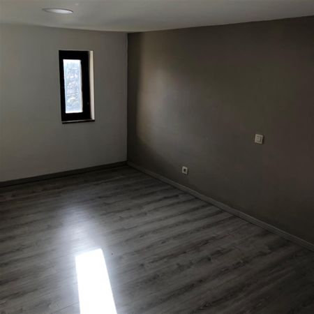 Appartement entièrement rénové à 6044 Roux - Photo 4