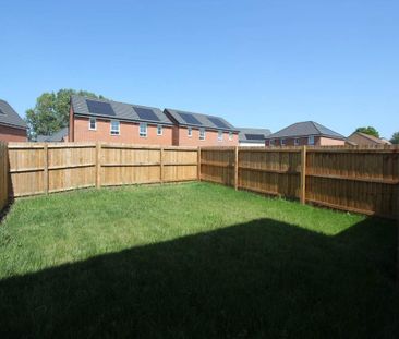 3 bedroom semi-detached house to rent - Photo 1