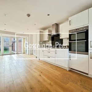 Spiers Meadow, Basingstoke, RG24 - Photo 2