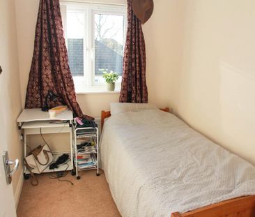 3 bedroom semi-detached house to rent - Photo 6