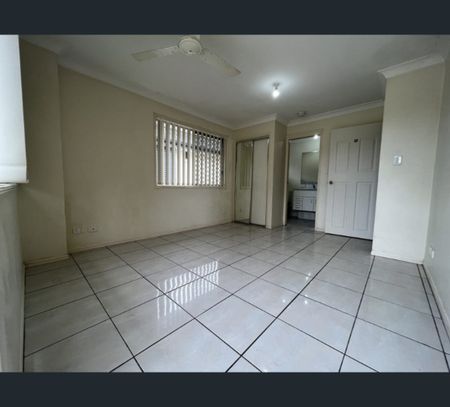 Room 6/97 Sherwood Road, Rocklea, Qld 4106 - Photo 3