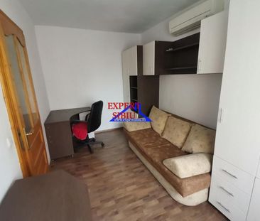 INCHIRIEZ apartament 2 camere , renovat,zona Vasile Aaron - Photo 5