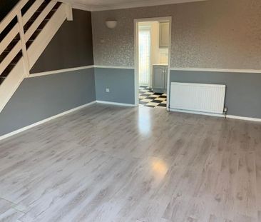 3 bedroom end of terrace house to rent - Photo 1