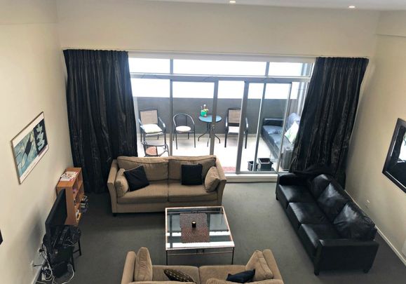 Large 2 bedroom apartment with mezzanine master bedroom - Photo 1