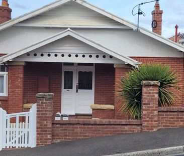 Fully furnished character home in prime location - Photo 4