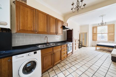 Kennington Road, London, SE11 - Photo 5