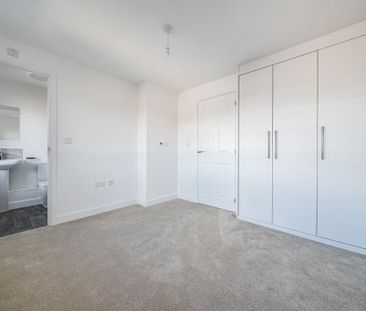 3 bedroom semi-detached house to rent - Photo 2