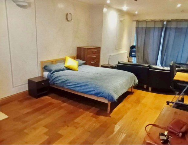 Selly Oak Road Room 5 - Photo 1