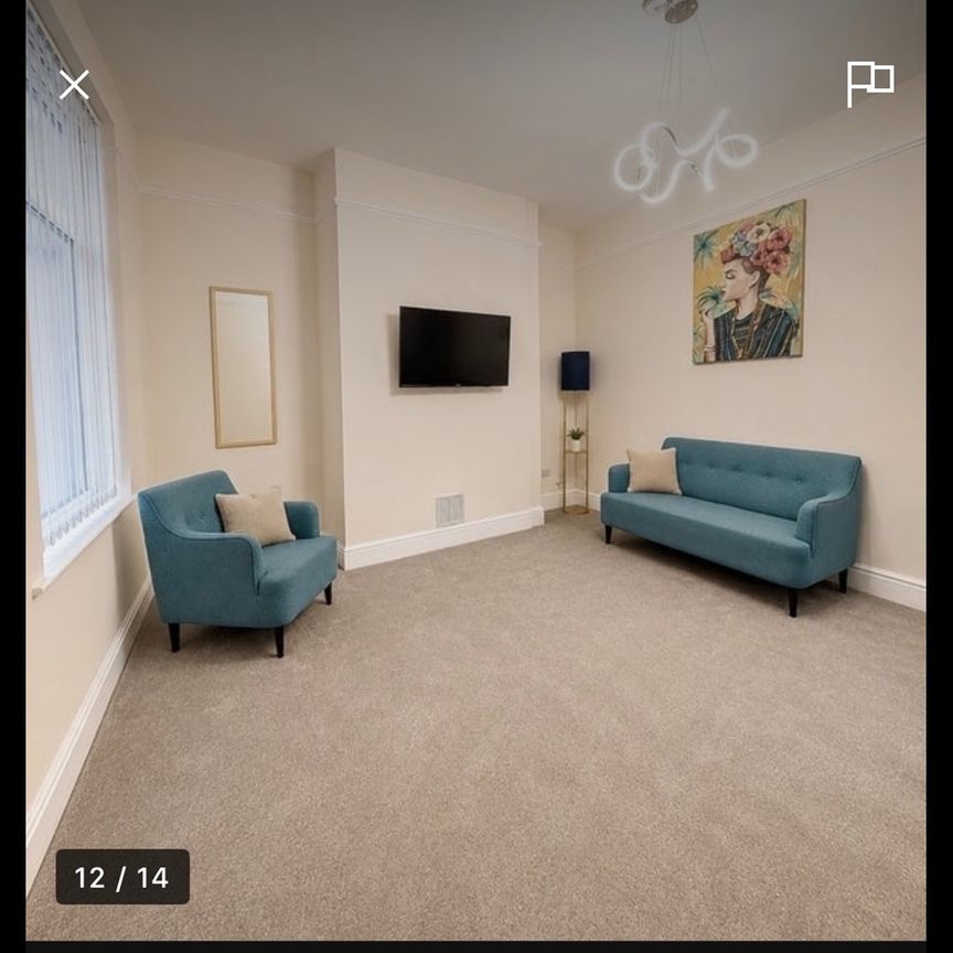 Room in a Shared House, Lower Broughton Road, M7 - Photo 1