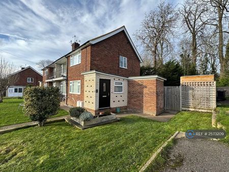 2 bedroom maisonette to rent - Photo 2