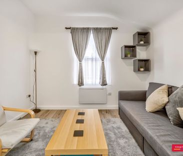 Carlyle Road, Ealing, London, W5 - Photo 1