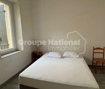 CHATEAURENARD - Appartement meublé avec extérieur et place de parking - Photo 2