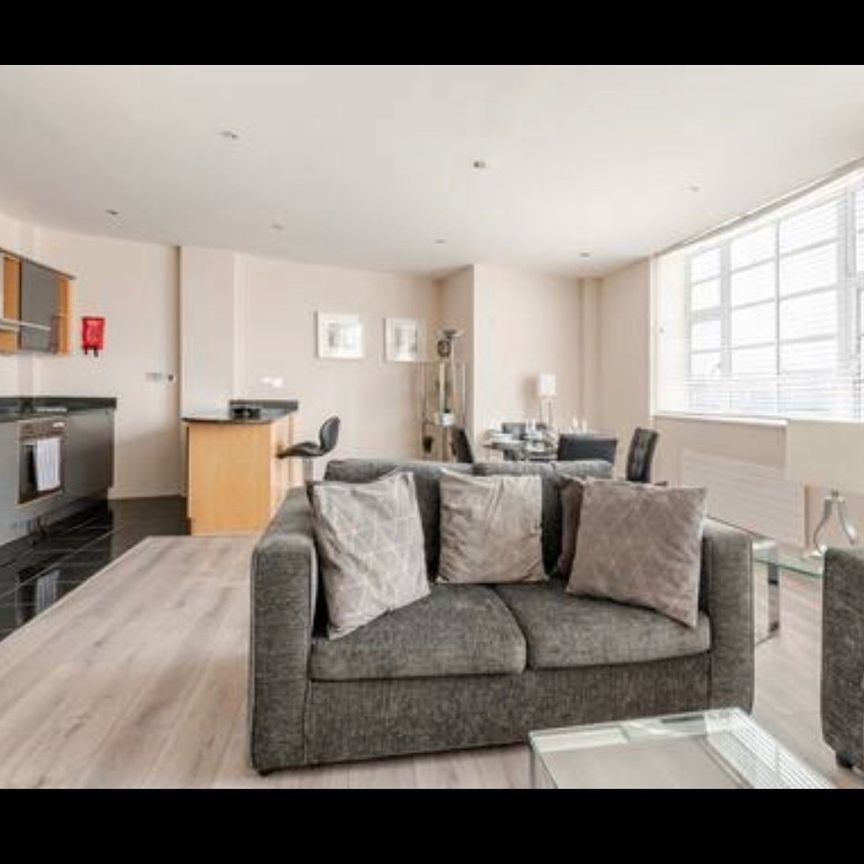 2 Bed Flat, Princes House, BN1 - Photo 1