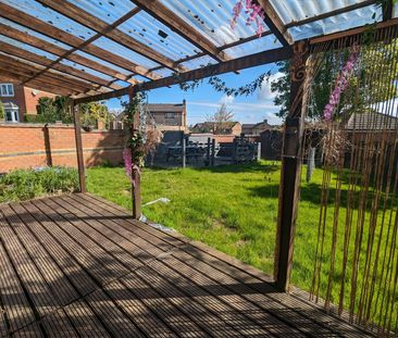 Detached house to rent on - Photo 2