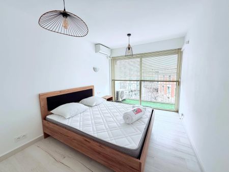Location Appartement 2 pièces 46m² NICE 06000 - Photo 3