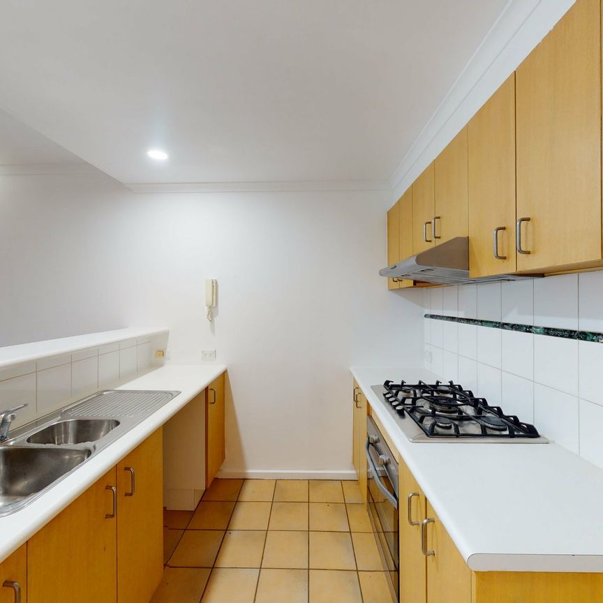 Discover Serene Living on Lygon Street! - Photo 1