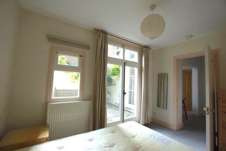 One-bed Raised Ground Floor Flat To Let in Hampstead - Photo 5