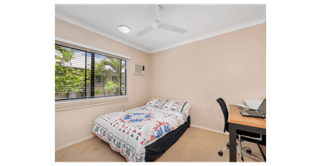 Spacious Unfurnished Three bedroom Unit in City Fringe - Photo 5