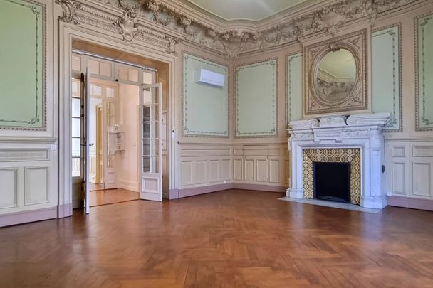 NICE CENTRE GRAND APPARTEMENT 4 PIECES - Photo 1