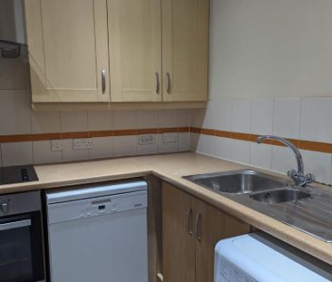 2 bedroom flat to rent - Photo 3