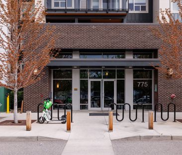 3bed, 3bath Furnished U3 Condo steps from UBCO - Photo 5